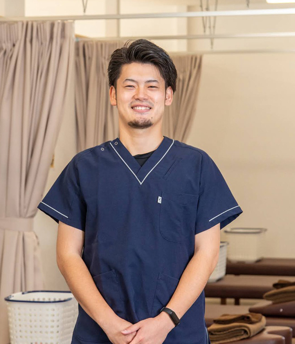 スタッフの顔写真