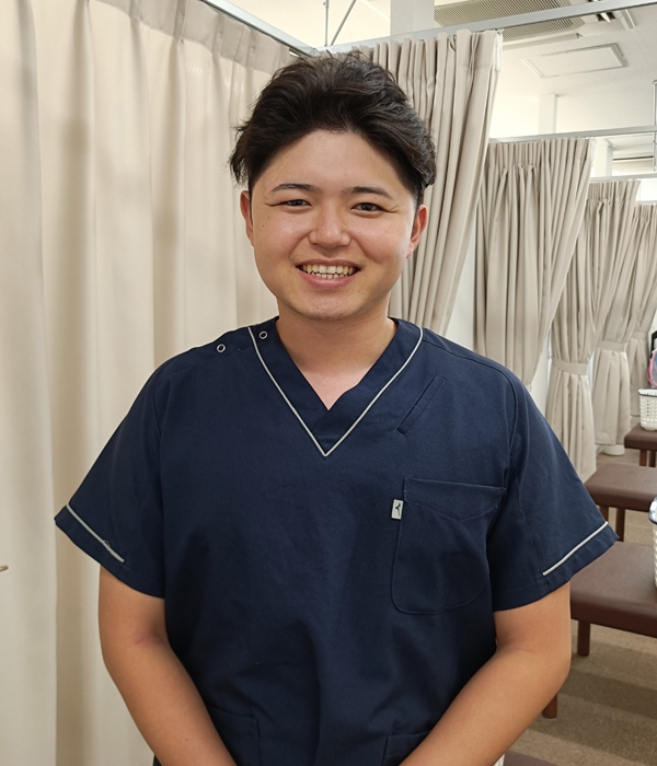 スタッフの顔写真